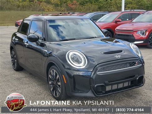 Used 2023 MINI Cooper S image 3