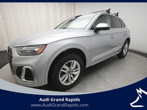Used 2023 Audi Q5 2.0T Premium w/ Convenience Package AWD/4WD image 1