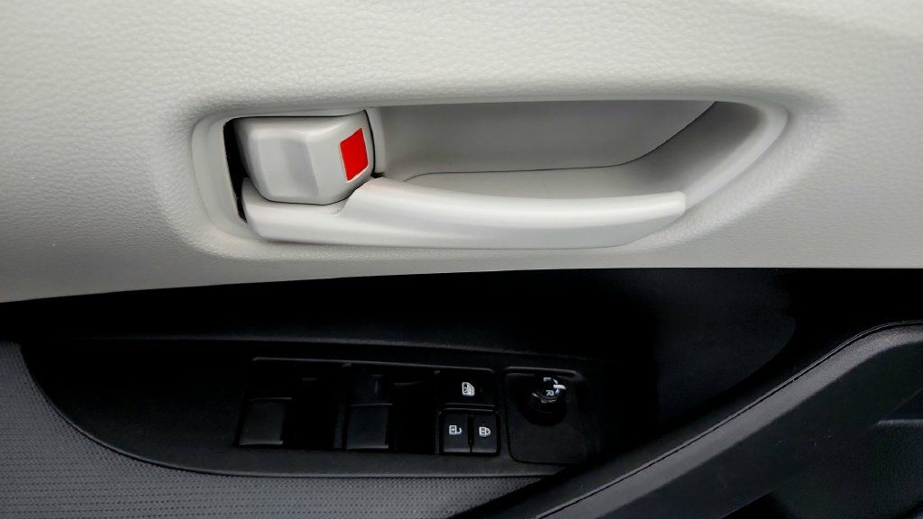 Used 2023 Toyota Corolla LE w/ Carpet Mat Package (TMS) FWD image 23