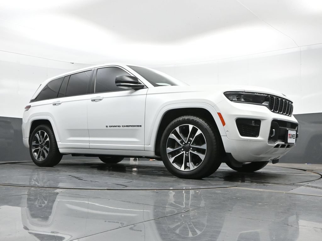 Used 2022 Jeep Grand Cherokee Overland AWD/4WD image 43
