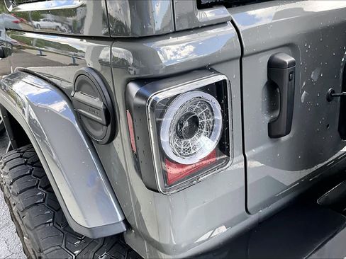 Used 2023 Jeep Wrangler Unlimited Sahara image 26