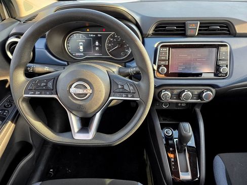 Used 2025 Nissan Versa SV FWD image 29
