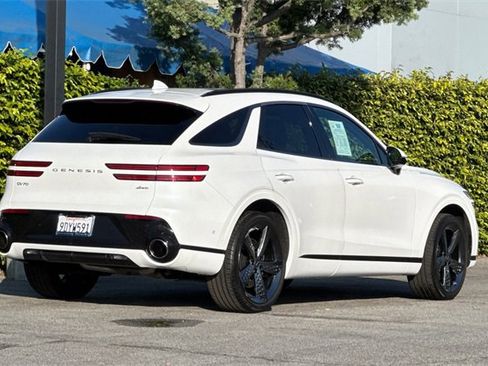 Used 2023 Genesis GV70 2.5T w/ Sport Prestige Package image 4