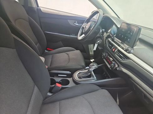 Used 2019 Kia Forte LXS FWD image 6