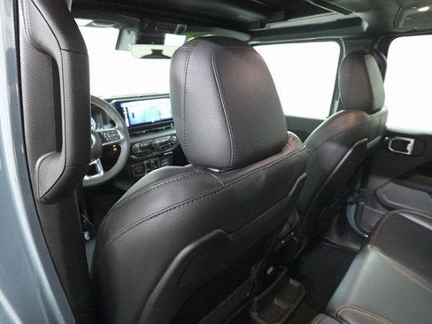 Used 2024 Jeep Wrangler Unlimited Sahara w/ Technology Group image 24