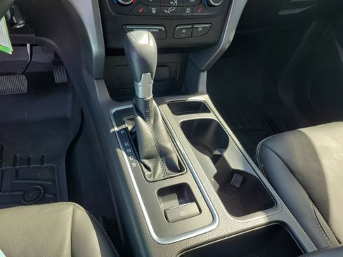 Used 2017 Ford Escape SE w/ SE Leather Comfort Package image 19