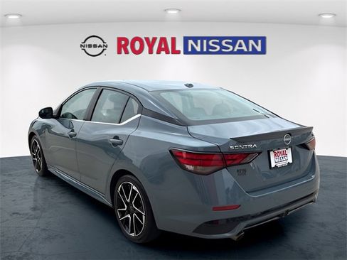 Used 2024 Nissan Sentra SR w/ SR Premium Package image 5