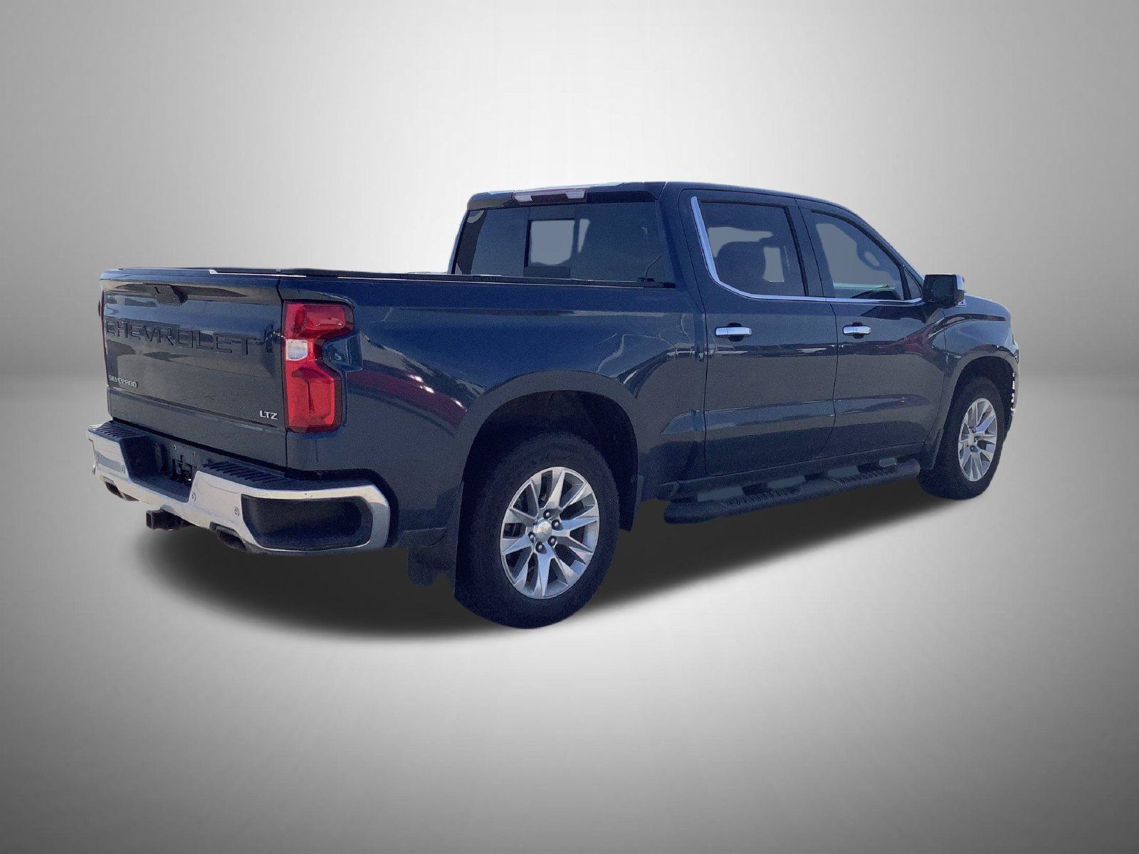Used 2021 Chevrolet Silverado 1500 LTZ w/ LTZ Premium Package AWD/4WD image 3