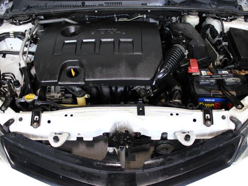 Used 2014 Toyota Corolla L FWD image 31