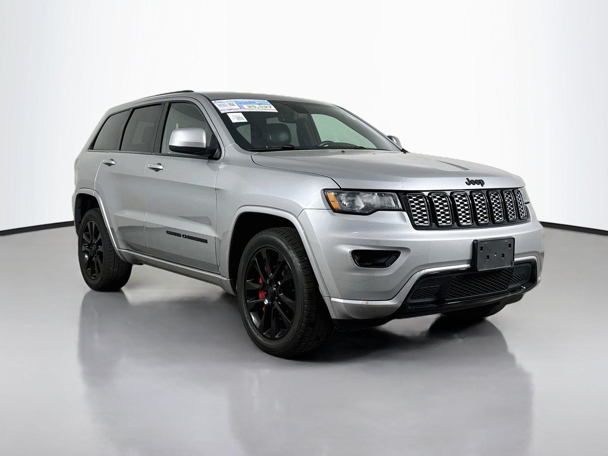 Used 2019 Jeep Grand Cherokee Altitude AWD/4WD image 1