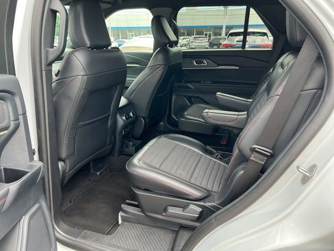 Used 2026 Ford Explorer ST-Line AWD/4WD image 8