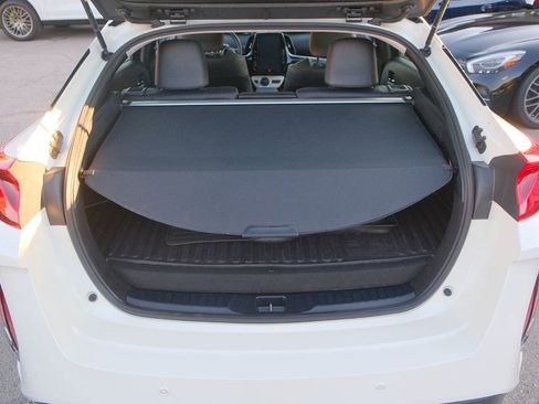 Used 2017 Toyota Prius Prime Advanced image 36