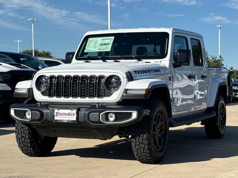 New 2026 Jeep Gladiator Sport AWD/4WD image 3