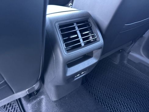 New 2026 Volkswagen Tiguan SE image 27