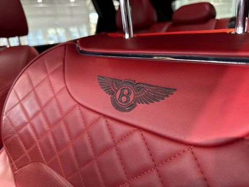 Used 2017 Bentley Bentayga image 51