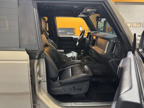 Used 2025 Ford Bronco Outer Banks w/ Sasquatch Package image 18