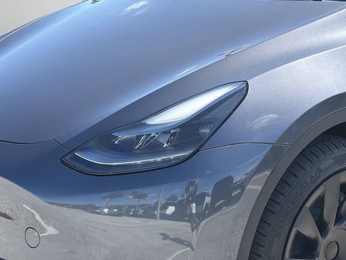 Used 2023 Tesla Model Y Long Range AWD/4WD image 6
