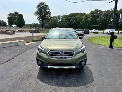 Used 2017 Subaru Outback 3.6R Touring w/ Popular Package #5A AWD/4WD image 4