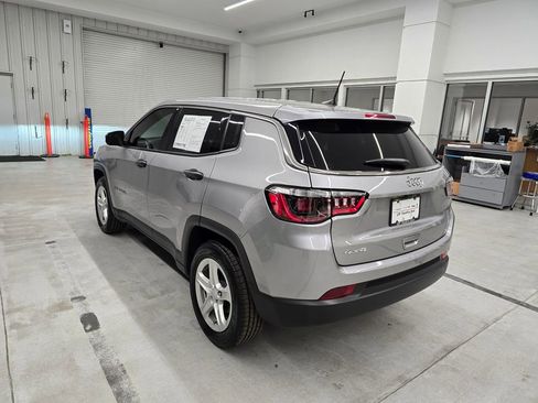 Used 2023 Jeep Compass Sport image 4