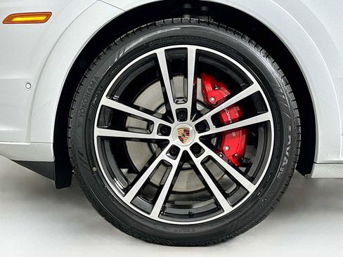 New 2026 Porsche Cayenne S image 32