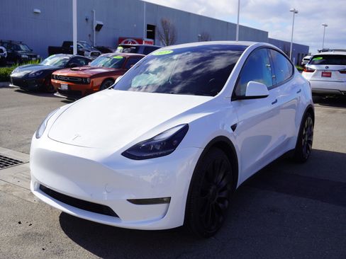 Used 2022 Tesla Model Y Performance image 7
