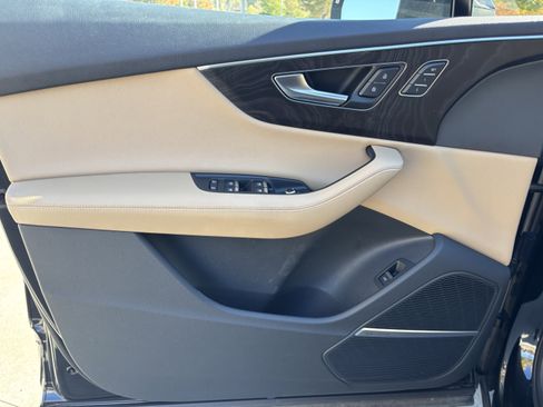 Used 2023 Audi Q7 3.0T Prestige image 13