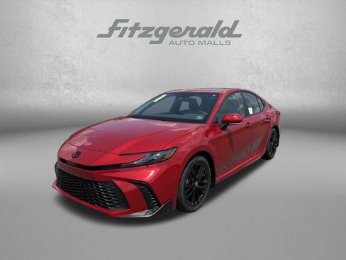 Used 2026 Toyota Camry SE w/ Convenience Package FWD image 3