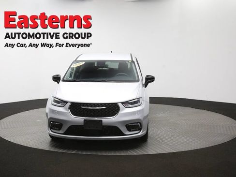 Used 2024 Chrysler Pacifica Touring-L FWD image 52