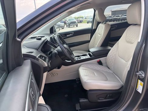 Used 2023 Ford Edge Titanium AWD/4WD image 10