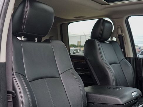 Used 2018 RAM 2500 Laramie w/ Sport Appearance Group AWD/4WD image 30