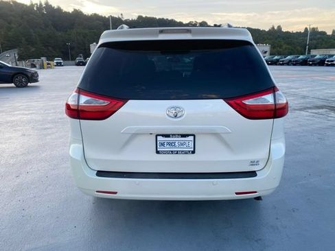 Used 2017 Toyota Sienna XLE w/ XLE Navigation Package AWD/4WD image 7