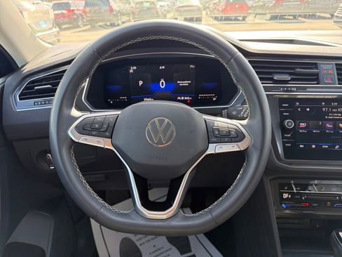 Used 2023 Volkswagen Tiguan SE FWD image 18