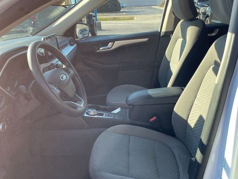 Used 2020 Ford Escape SE image 5