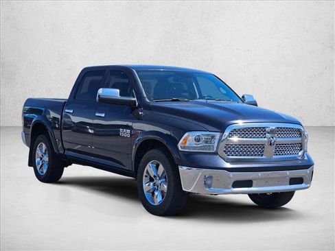 Used 2017 RAM 1500 Laramie w/ Convenience Group AWD/4WD image 3