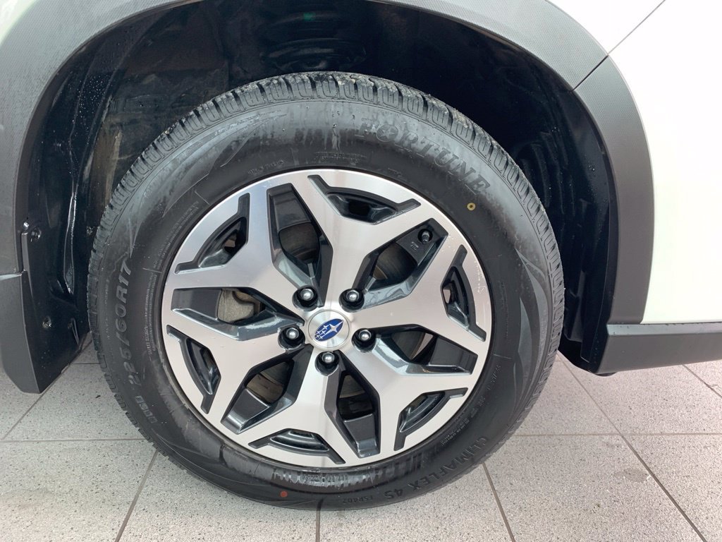 Certified 2023 Subaru Forester Premium AWD/4WD image 26