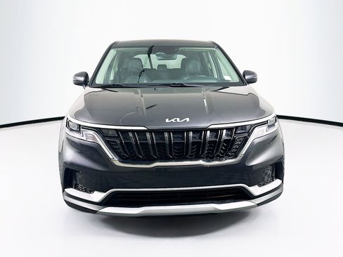 Used 2024 Kia Carnival LX image 2