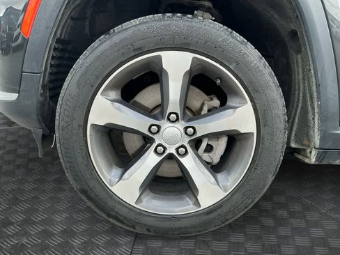 Used 2023 Jeep Grand Cherokee L Limited image 15