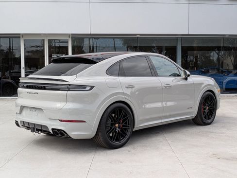 New 2026 Porsche Cayenne GTS image 9