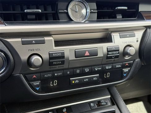 Used 2016 Lexus ES 350 image 28