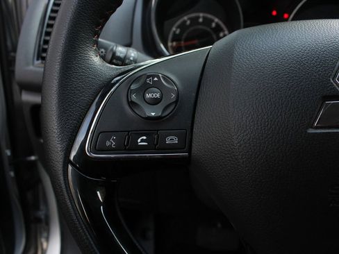 Used 2025 Mitsubishi Outlander Sport LE AWD/4WD image 30