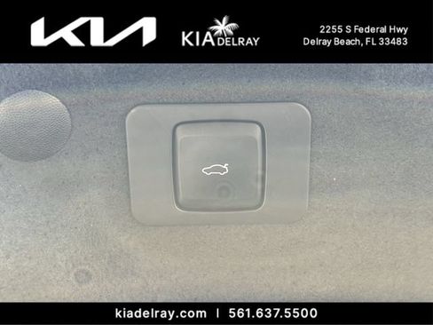Used 2020 Lincoln MKZ Reserve w/ Luxury Package FWD image 9