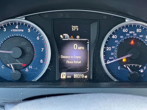Used 2016 Toyota Camry LE FWD image 23