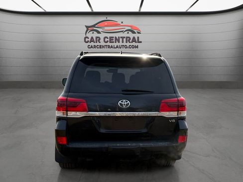 Used 2016 Toyota Land Cruiser w/ Four Season Floor Mat Package image 4