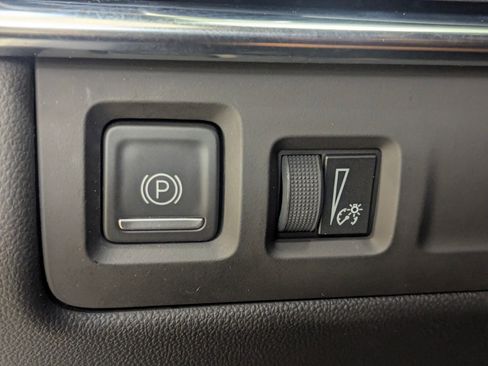 Used 2022 Cadillac XT4 Sport w/ Comfort Package image 17