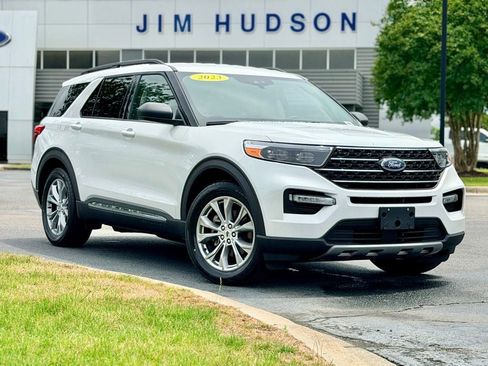 Certified 2023 Ford Explorer XLT w/ Equipment Group 202A RWD image 2