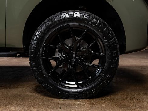 Used 2025 Ford Expedition Tremor image 12