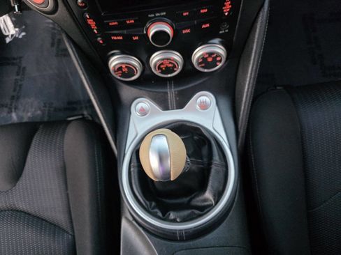 Used 2009 Nissan 370Z Touring w/ Sport Pkg image 16