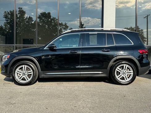 Used 2023 Mercedes-Benz GLB 250 4MATIC w/ Premium Package image 7