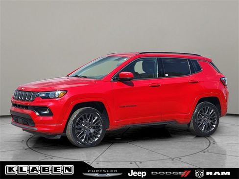 Certified 2022 Jeep Compass Limited image 1