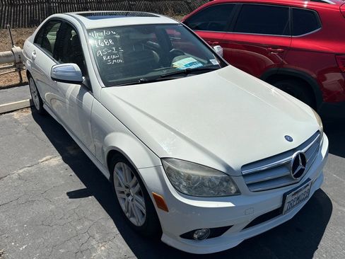 Used 2009 Mercedes-Benz C 300 Sedan image 2